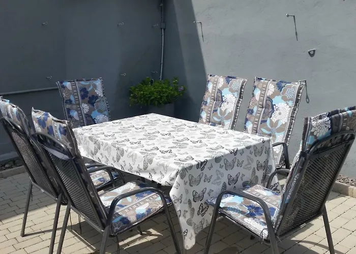 招待所 Gastehaus Am Schloss Sayn *