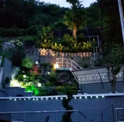 Gastehaus Am Schloss Sayn Guest house